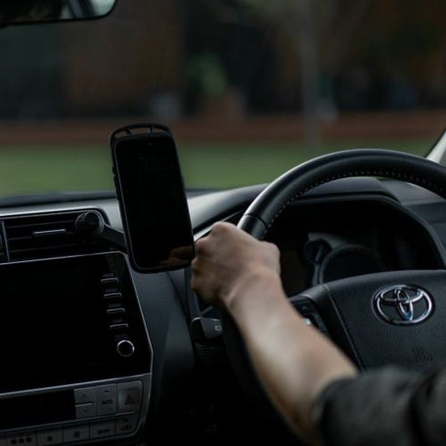 PLAY MAGNET CAR MOUNT.